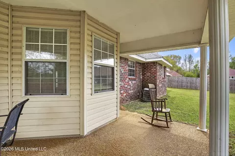 Exterior - 610 Ridge Pl, Byram, MS 39272 photo 7 of 10