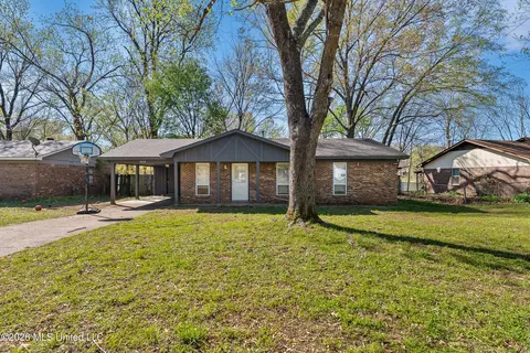 5409 Smallwood Cv, Horn Lake, MS 38637