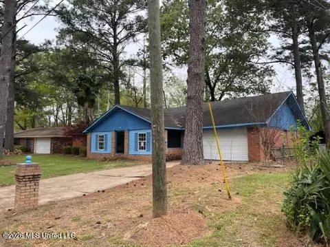 Exterior - 122 Green Harbor Dr, Jackson, MS 39206 photo 2 of 4