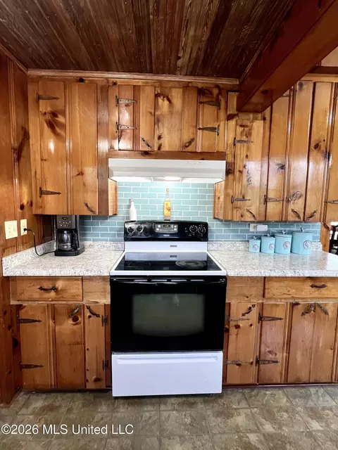 Kitchen - 429 N Old Jackson Rd, Liberty, MS 39645 photo 1 of 2
