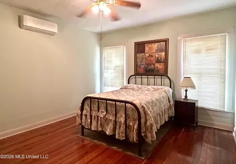 Bedroom - 429 N Old Jackson Rd, Liberty, MS 39645 photo 2 of 3