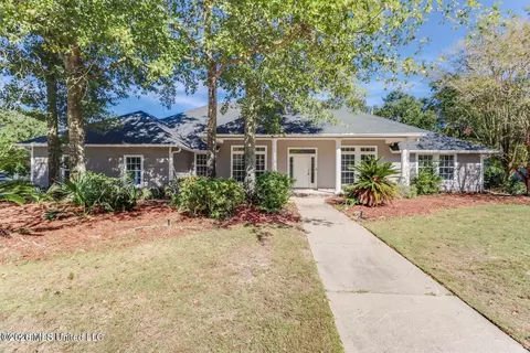 454 Carmargue Ln, Biloxi, MS 39531