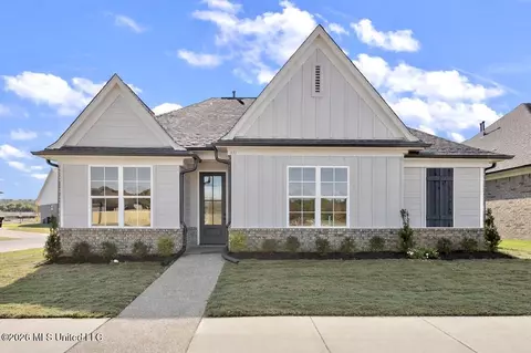 433 Sunflower St, Nesbit, MS 38651