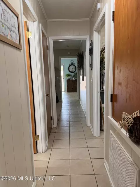 Entry Way - 502 NW Kennedy Dr, Magee, MS 39111 photo 1 of 2