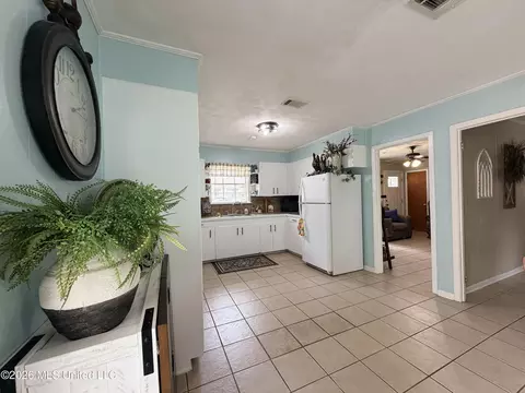 Entry Way - 502 NW Kennedy Dr, Magee, MS 39111 photo 2 of 2