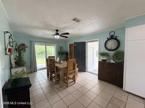 Dining - 502 NW Kennedy Dr, Magee, MS 39111 photo 1 of 6