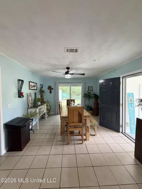 Dining - 502 NW Kennedy Dr, Magee, MS 39111 photo 4 of 6