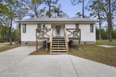 3401 Goldenrod Ave, Moss Point, MS 39562