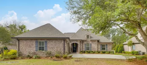 7055 Rolling Green Dr, Pass Christian, MS 39571