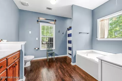 Bath - 3876 Kyle Ln, Hernando, MS 38632 photo 1 of 2