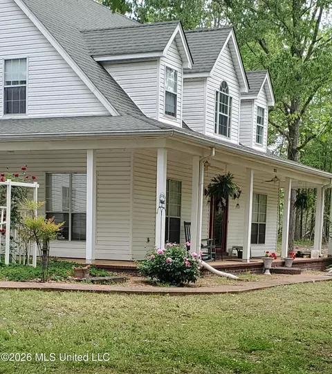 Exterior - 3876 Kyle Ln, Hernando, MS 38632 photo 4 of 14