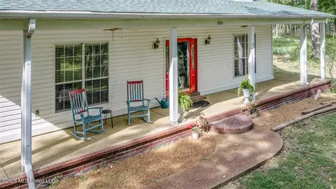 Exterior - 3876 Kyle Ln, Hernando, MS 38632 photo 9 of 14
