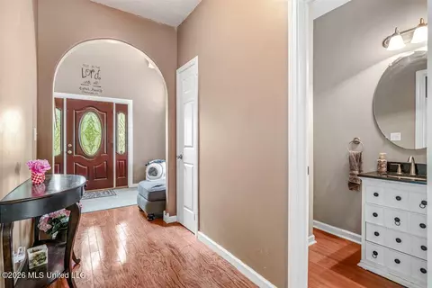 Entry Way - 3876 Kyle Ln, Hernando, MS 38632 photo 1 of 3
