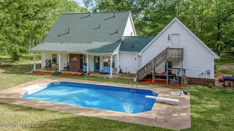 Exterior - 3876 Kyle Ln, Hernando, MS 38632 photo 6 of 14