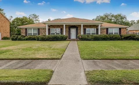 1301 Heidenheim St, Pascagoula, MS 39581