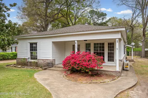 109 Church St, Senatobia, MS 38668