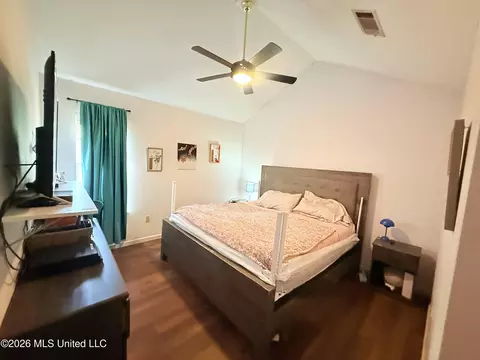 Bedroom - 970 White Cir, Grenada, MS 38901 photo 1 of 3