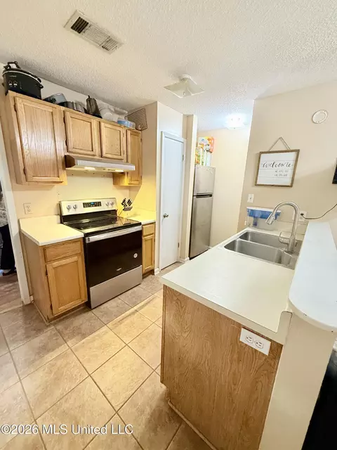 Kitchen - 970 White Cir, Grenada, MS 38901 photo 1 of 1