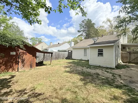 Exterior - 970 White Cir, Grenada, MS 38901 photo 2 of 3