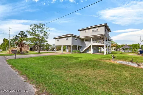 10199 Whale Ave, Bay Saint Louis, MS 39520