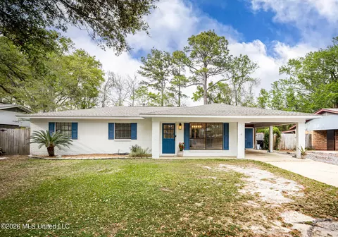 2808 Lawnwood Dr, Ocean Springs, MS 39564