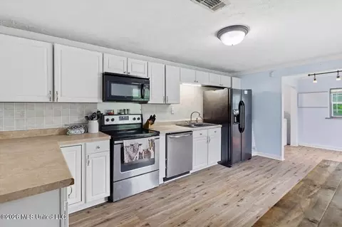 Kitchen - 707 Gum Springs Rd, Braxton, MS 39044 photo 1 of 2