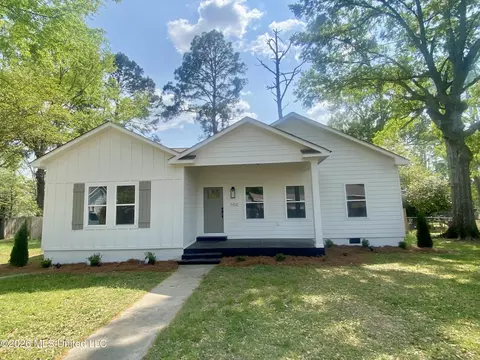 100 Lamar St, Crystal Springs, MS 39059