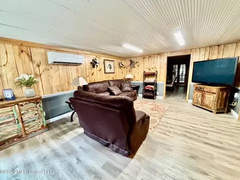 Living - 7019 W Topisaw S, Summit, MS 39666 photo 2 of 2