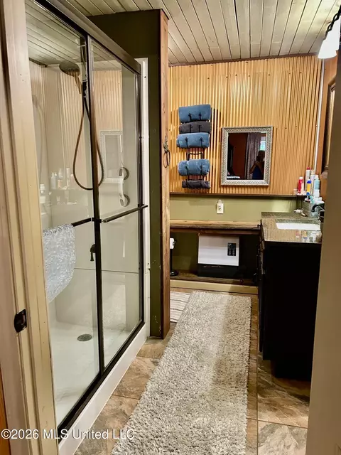 Bath - 7019 W Topisaw S, Summit, MS 39666 photo 2 of 2