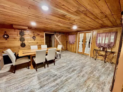 Dining - 7019 W Topisaw S, Summit, MS 39666 photo 2 of 2