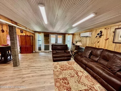 Living - 7019 W Topisaw S, Summit, MS 39666 photo 1 of 2