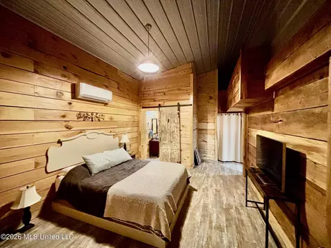 Bedroom - 7019 W Topisaw S, Summit, MS 39666 photo 2 of 5