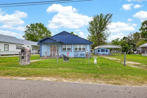 514 Bookter St, Bay Saint Louis, MS 39520