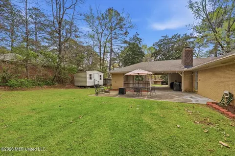 Exterior - 122 Woodgate Dr, Brandon, MS 39042 photo 5 of 6