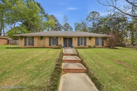 122 Woodgate Dr, Brandon, MS 39042