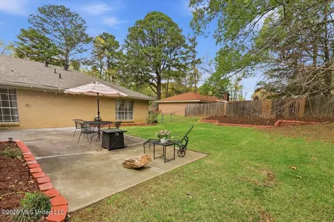 Exterior - 122 Woodgate Dr, Brandon, MS 39042 photo 6 of 6