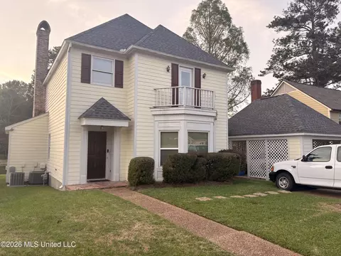 4 Spring Lake Pt, Pearl, MS 39208