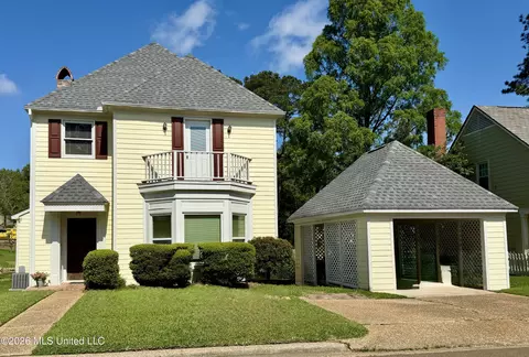 4 Spring Lake Pt, Pearl, MS 39208