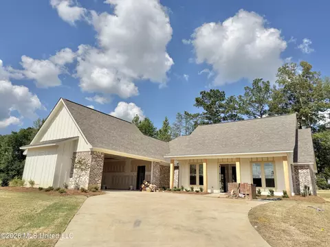 725 Celadon St, Brandon, MS 39042