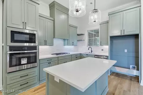 Kitchen - 725 Celadon St, Brandon, MS 39042 photo 1 of 2