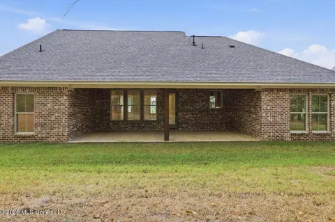 Exterior - 725 Celadon St, Brandon, MS 39042 photo 4 of 6