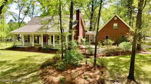 10 Charleston Ave, Clinton, MS 39056