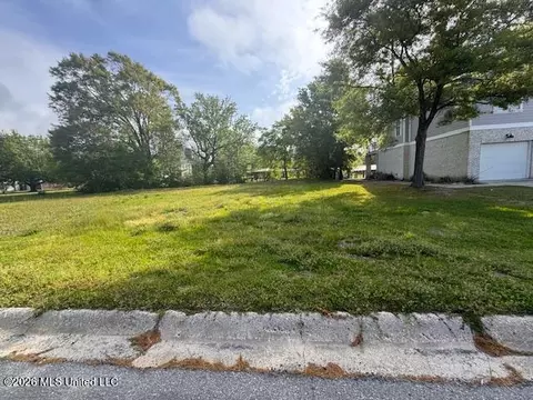 710 Enger St, Pascagoula, MS 39581