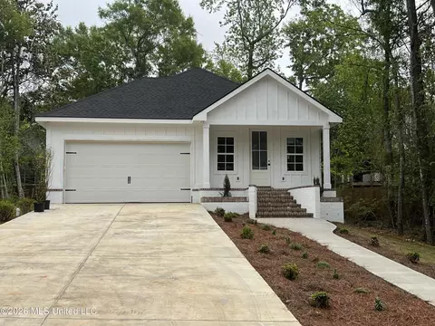 Exterior - 952 Kale St, Diamondhead, MS 39525 photo 2 of 3