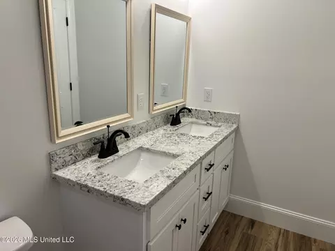 Bath - 952 Kale St, Diamondhead, MS 39525 photo 2 of 5