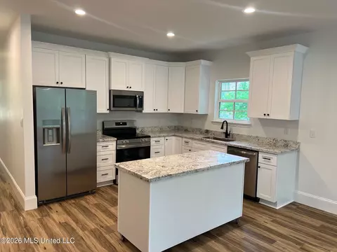Kitchen - 952 Kale St, Diamondhead, MS 39525 photo 2 of 4