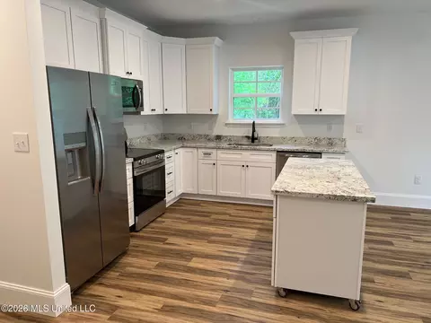 Kitchen - 952 Kale St, Diamondhead, MS 39525 photo 1 of 4