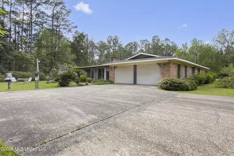 Exterior - 9121 Heather Ln, Moss Point, MS 39562 photo 8 of 11
