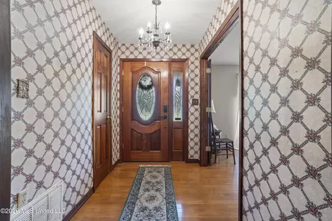 Entry Way - 9121 Heather Ln, Moss Point, MS 39562 photo 1 of 3