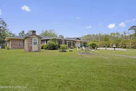 Exterior - 9121 Heather Ln, Moss Point, MS 39562 photo 9 of 11